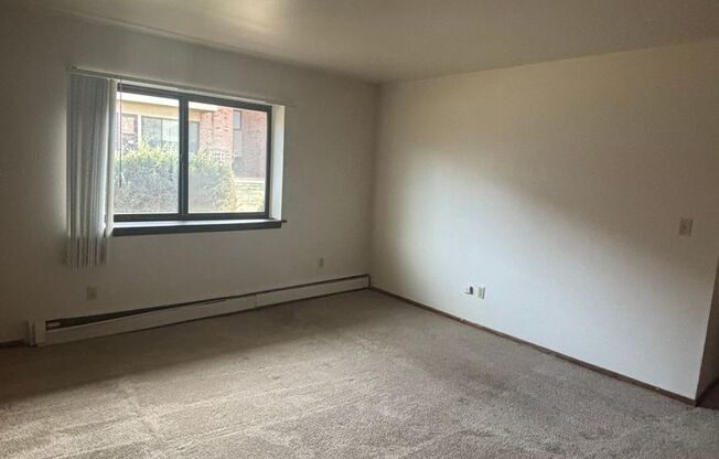 3 beds, 1.5 baths, 1,066 sqft, $1,499, Unit 5222 02