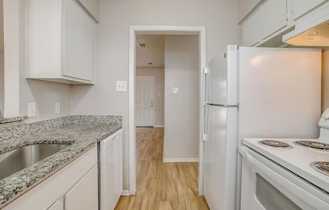 2 beds, 1 bath, 878 sqft, $1,150, Unit 338 W Mustang