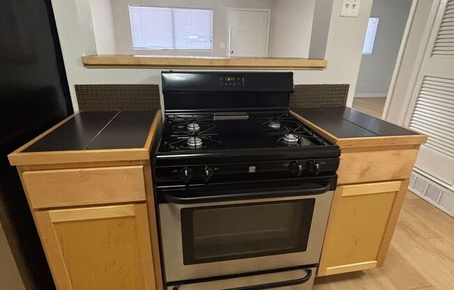 1 bed, 1 bath, 720 sqft, $1,229, Unit BOU-211
