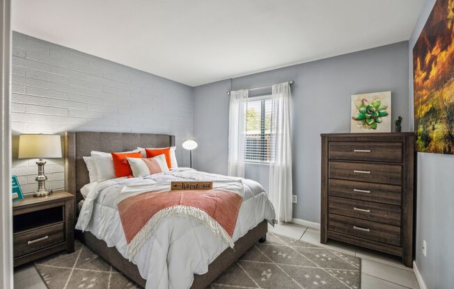 2 beds, 1 bath, 900 sqft, $1,324, Unit 65