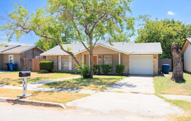 3 bedroom 2 bath home Near SAMMC, Ft. Sam Houston area!