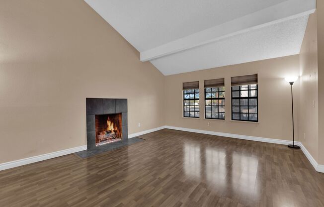 Beautiful 4 bed/ 3 bath POOL Home For Rent