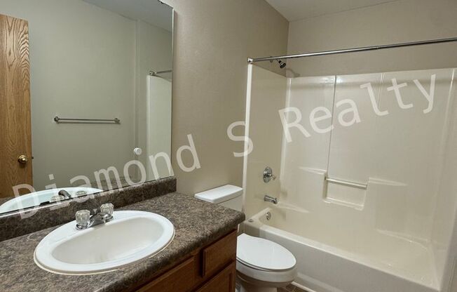 2 beds, 1.5 baths, $750, Unit 311