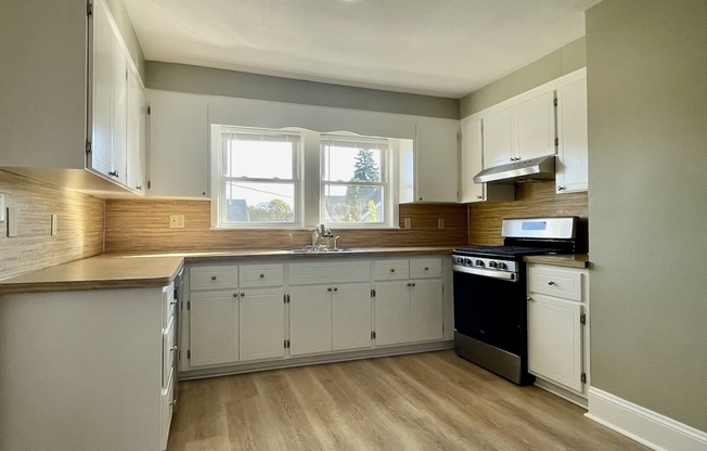 5 FAIRVIEW AVE