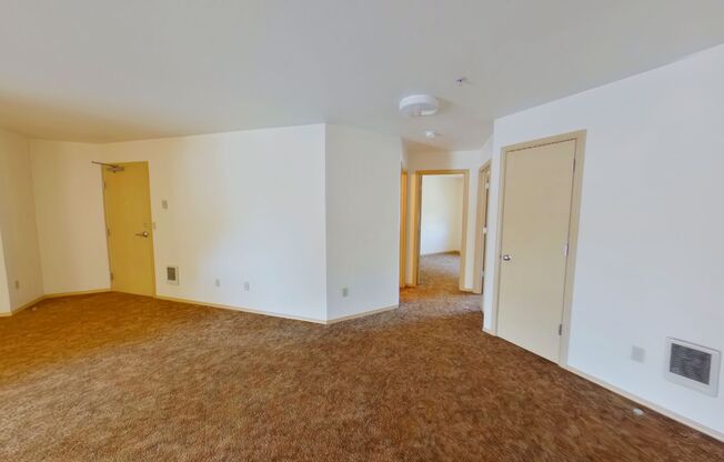 2 beds, 1 bath, $1,600, Unit 11