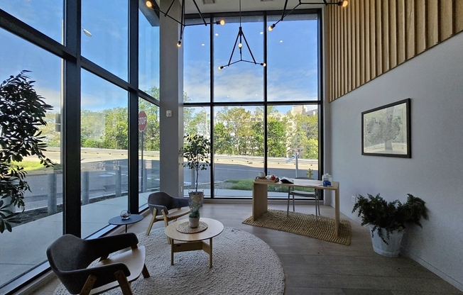 57 QUINCY SHR DR
