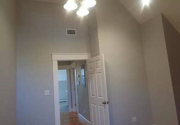 3 beds, 2 baths, 1,800 sqft, $3,000, Unit 2