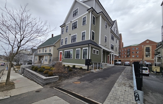 9 EVERETT ST