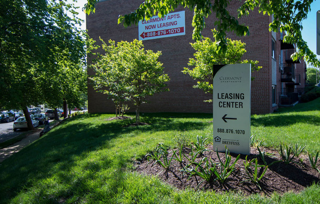 Clermont Apartments Building Leasing Signage