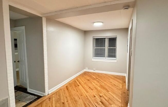 6015-23 N. Fairfield