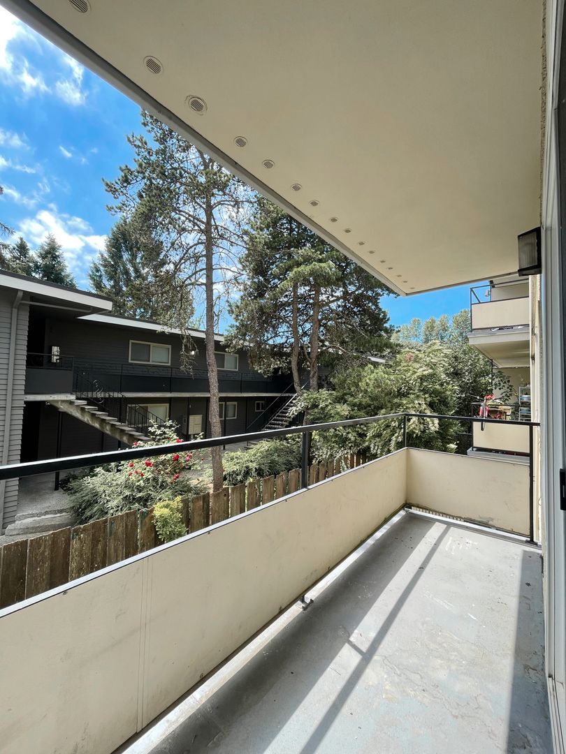 John Henry Apartments