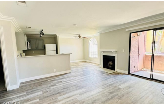 2 beds, 2 baths, $1,250, Unit UNIT 124