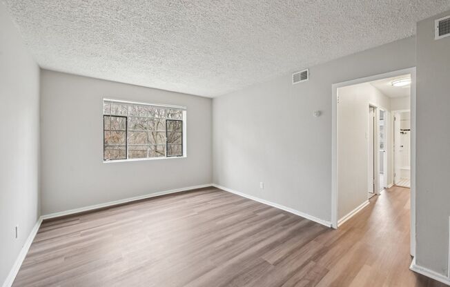 2 beds, 1 bath, 610 sqft, $850, Unit 195-03