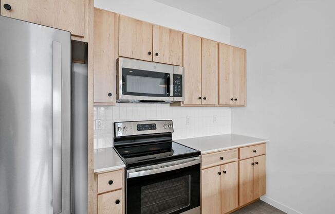 1 bed, 1 bath, 563 sqft, $1,475, Unit 418
