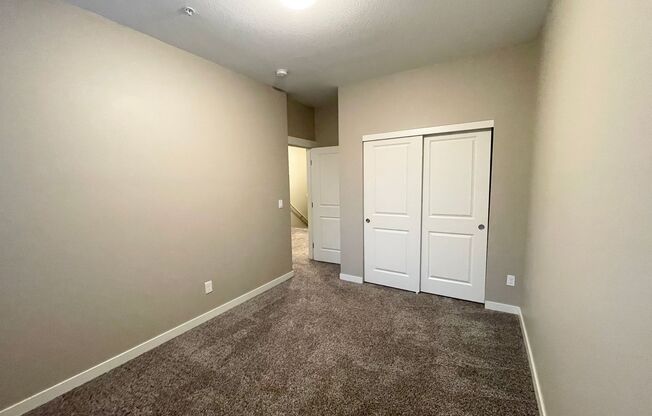 3 beds, 2.5 baths, 1,350 sqft, $2,350, Unit 6