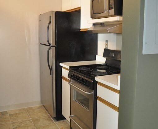 1 bed, 1 bath, 644 sqft, $1,900, Unit 802