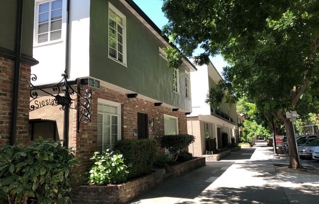 1 bed, 1 bath, $1,525, Unit B