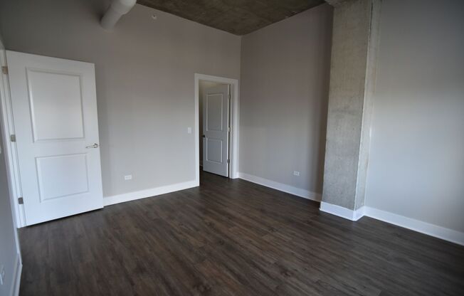 1 bed, 1 bath, 713 sqft, $3,200, Unit 3833-707