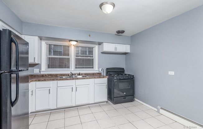 1 bed, 1 bath, $1,155, Unit 7028 S Cornell Ave. 1W