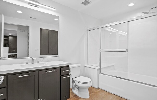 2 beds, 2 baths, 1,050 sqft, $3,450, Unit 206