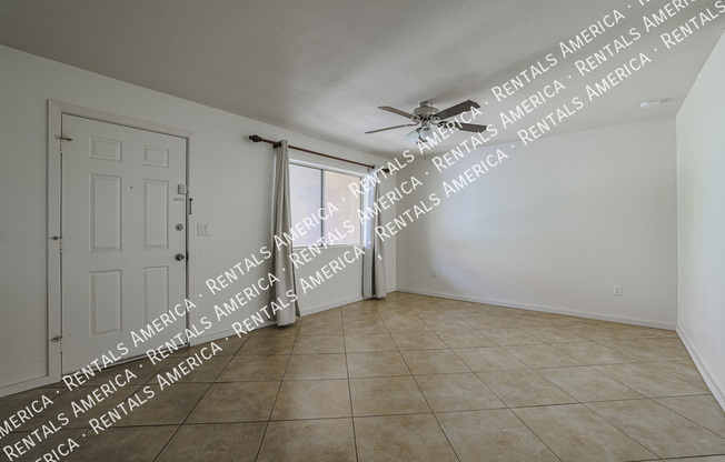 1014 E Spence Ave