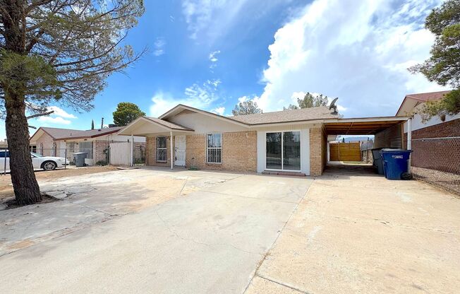 Northeast El Paso 4bed/3bath Refrig A/C w/2 masterbedrooms!