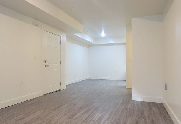 2 beds, 1 bath, 954 sqft, $1,290, Unit E102