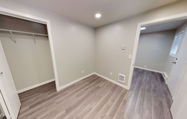 2 beds, 1 bath, 490 sqft, $1,742, Unit 102