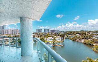 16500 Collins Ave