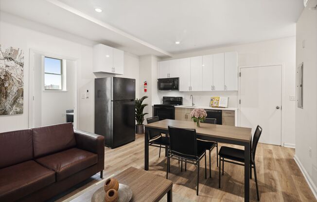 3 beds, 2 baths, 500 sqft, $1,450, Unit Unit 205