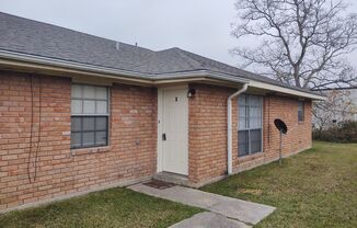 3 beds, 2 baths, $1,200