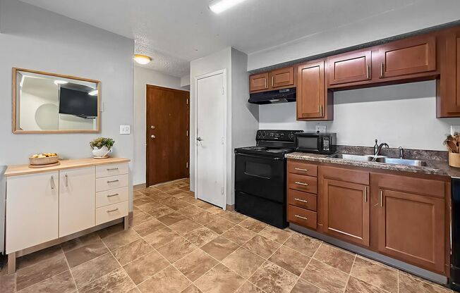 2 beds, 1 bath, 800 sqft, $895, Unit 3620-17