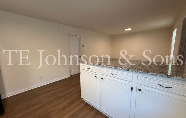 1 Bedroom Near Easton Park! Water Included