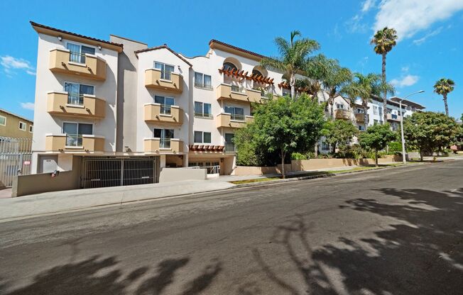 3 beds, 2.5 baths, $3,695, Unit # 208