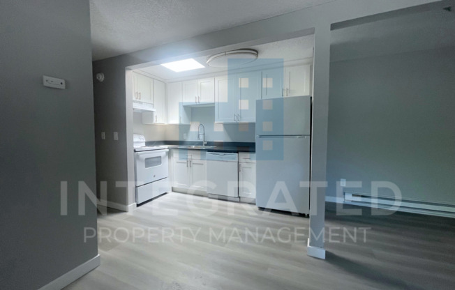 2 beds, 1 bath, 750 sqft, $1,700, Unit #108