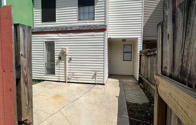 3 beds, 1.5 baths, $1,200