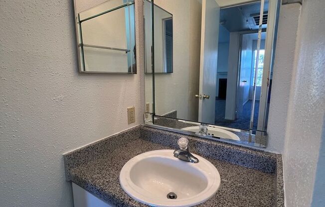 1 bed, 1 bath, 660 sqft, $1,000, Unit 1206