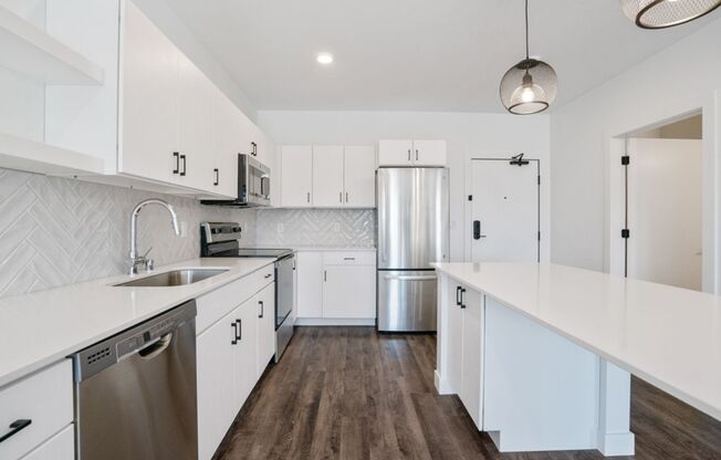 1 bed, 1 bath, 694 sqft, $1,475, Unit 306