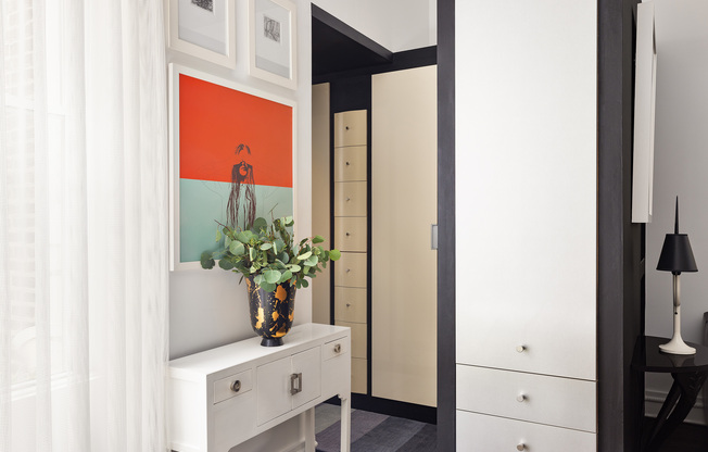 258 W 93 ST