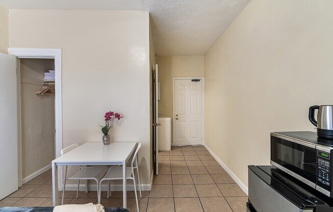 Studio, 1 bath, 154 sqft, $994.58, Unit 312