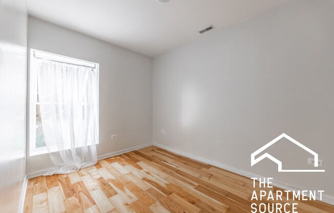 1638 W 18 PL