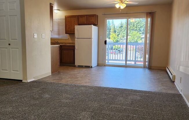 2 beds, 1 bath, $1,650, Unit # #A 205