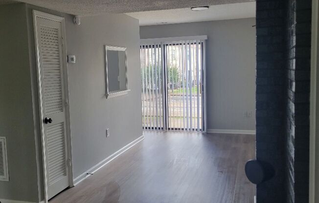 1 bed, 1 bath, 1,100 sqft, $1,095
