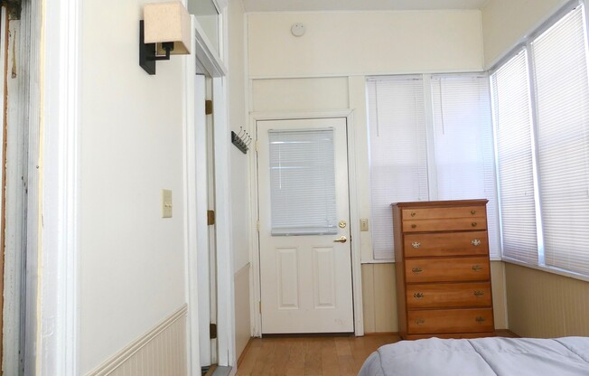 1 bed, 1 bath, $1,350, Unit Apt 1