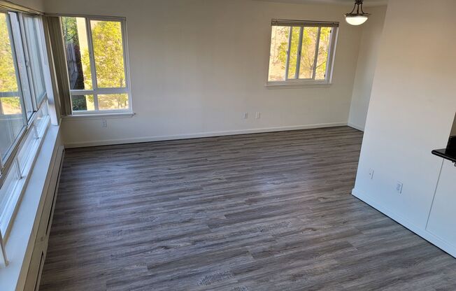 2 beds, 1 bath, 859 sqft, $2,795, Unit C-302