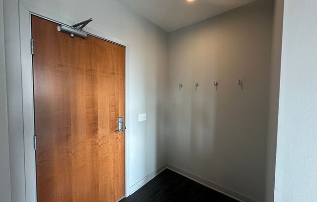 2 beds, 2 baths, 992 sqft, $2,295, Unit 300