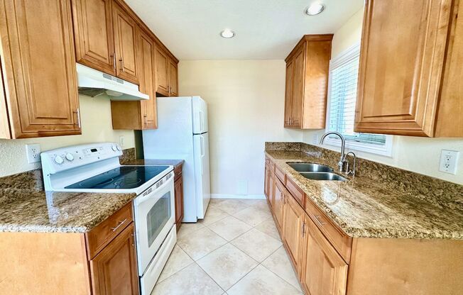 FOR RENT - Mira Mesa San Diego 2Br/1Ba 698 Sf First Floor Condo Located In The Vibrant Villa Mar Condominiums