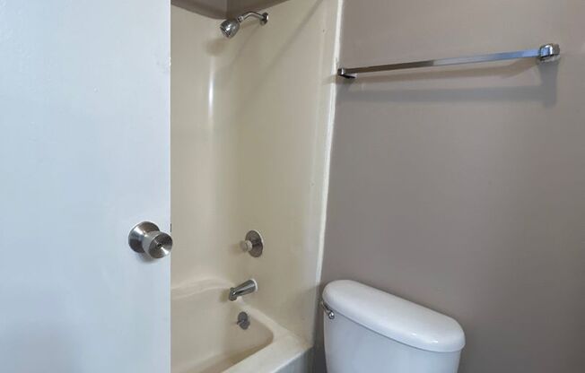 1 bed, 1 bath, 769 sqft, $1,109, Unit 7536-08