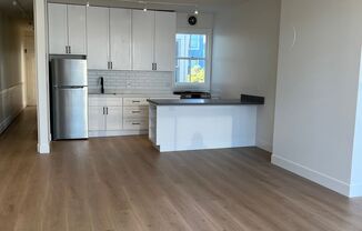 2 beds, 1 bath, $4,500, Unit 477