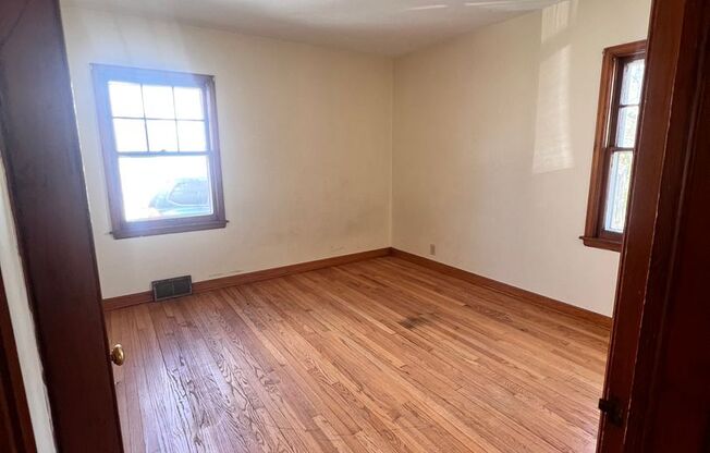 5864-5864A N. 42nd St.